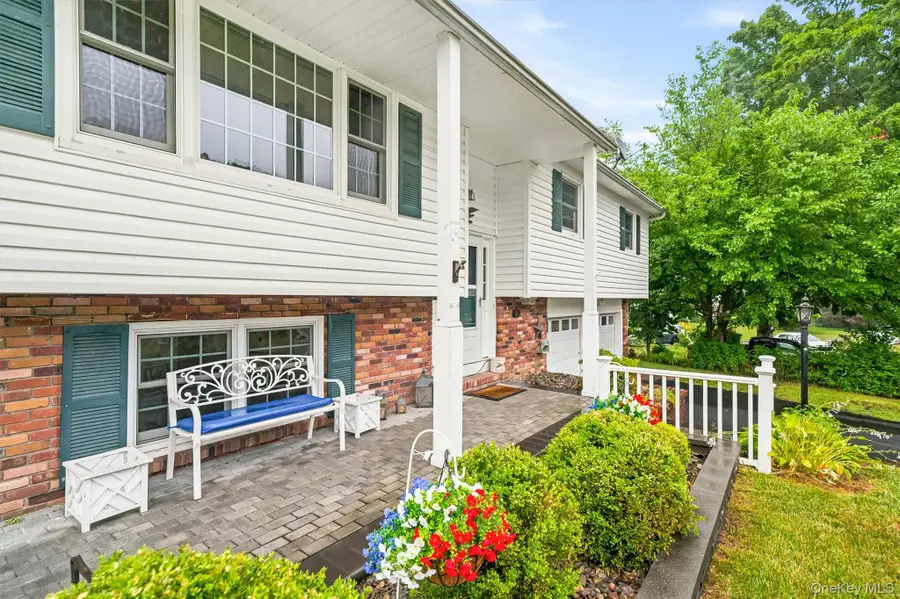 32 Clintonwood Drive, New Windsor, NY 12553 - #3