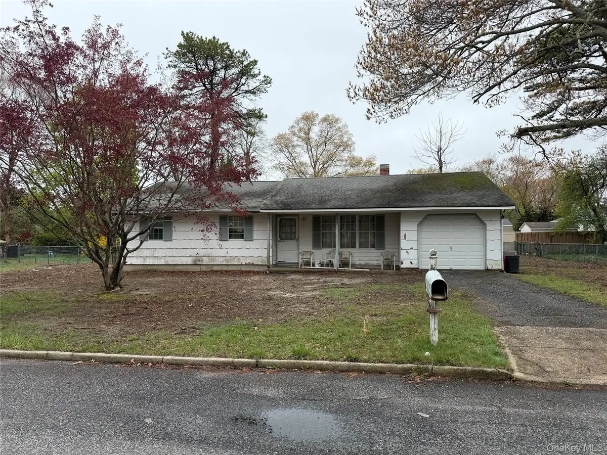 6 Christmann Avenue, East Moriches, NY 11940 - #1
