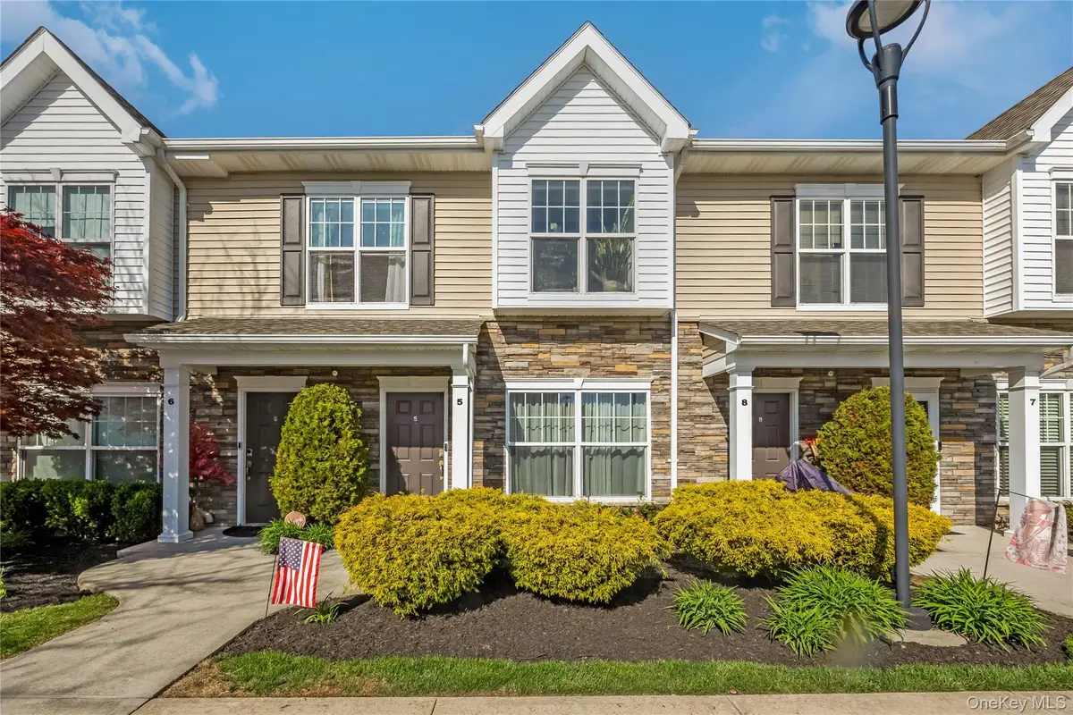 5 Hunter Drive, Central Islip, NY 11722 - #1