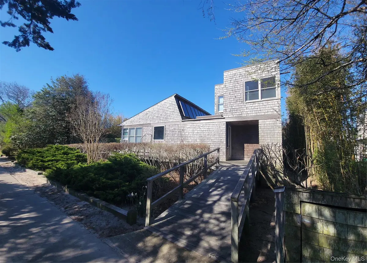 28 Oak Walk, Bay Shore, NY 11706 - #1