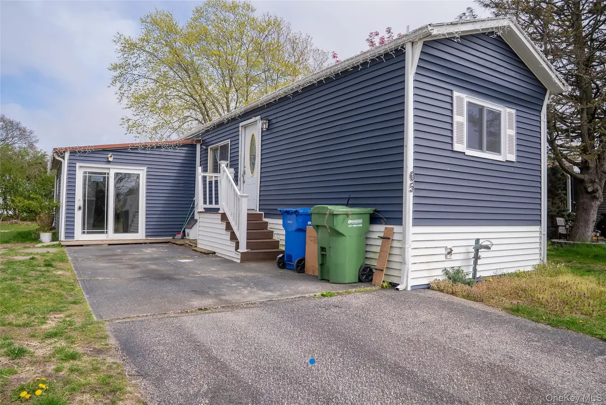 65 Minuteman Drive, Bohemia, NY 11716 - #1