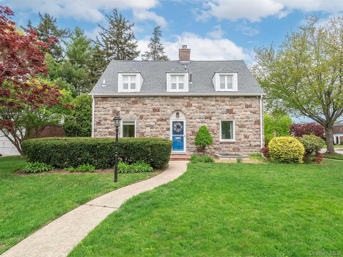 81 Huntington Road, Garden City, NY 11530 - #1