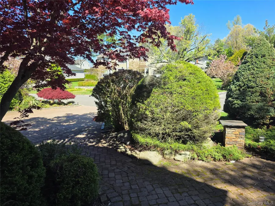 78 Woods Drive, Roslyn, NY 11576 - #2