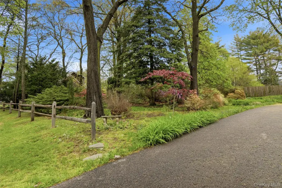 544 Lombardy Boulevard, Brightwaters, NY 11718 - #3