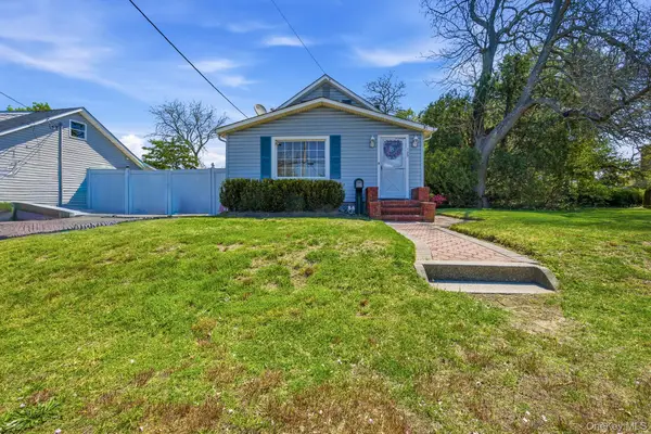109 Grove Avenue, Patchogue, NY 11772