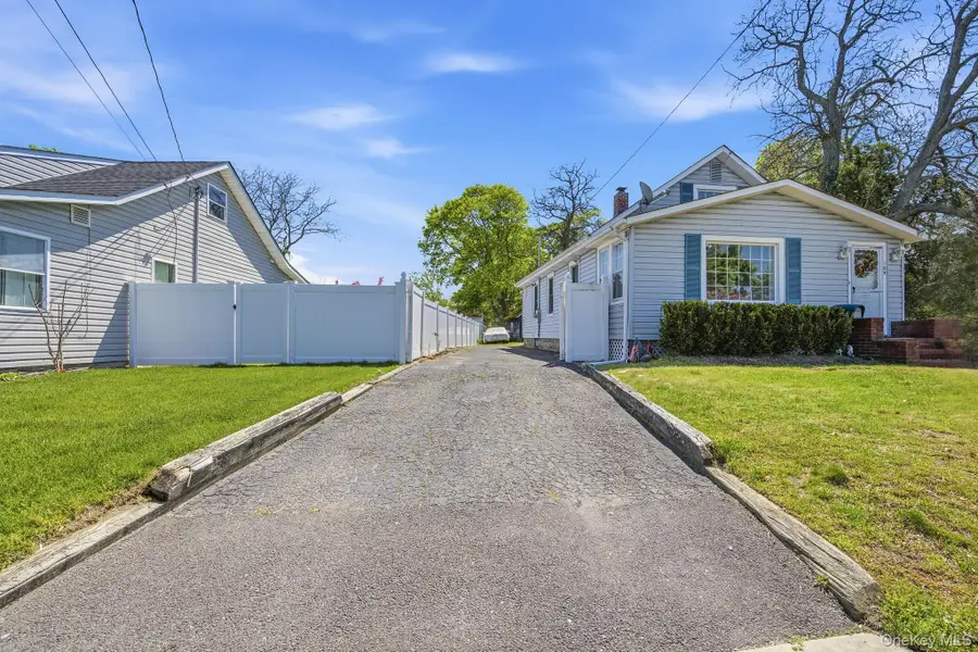 109 Grove Avenue, Patchogue, NY 11772 - #3