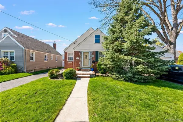134 E Dover Street, Valley Stream, NY 11580
