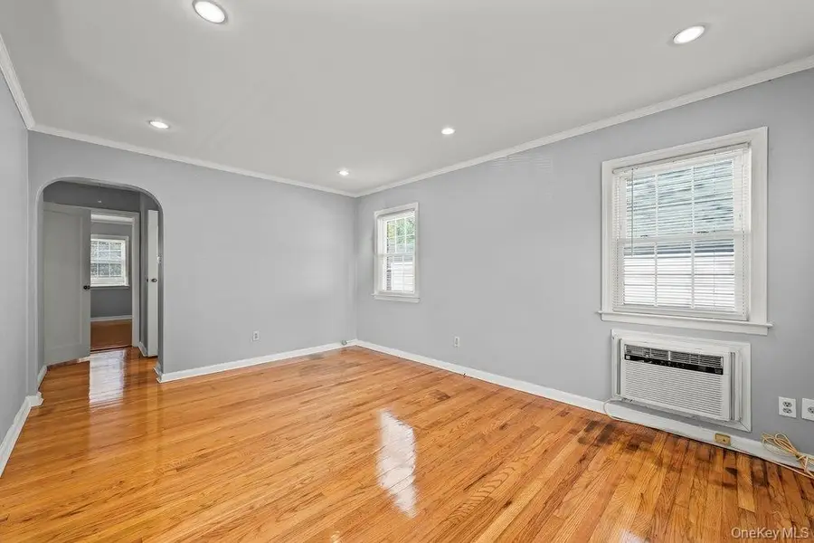 134 E Dover Street, Valley Stream, NY 11580 - #3