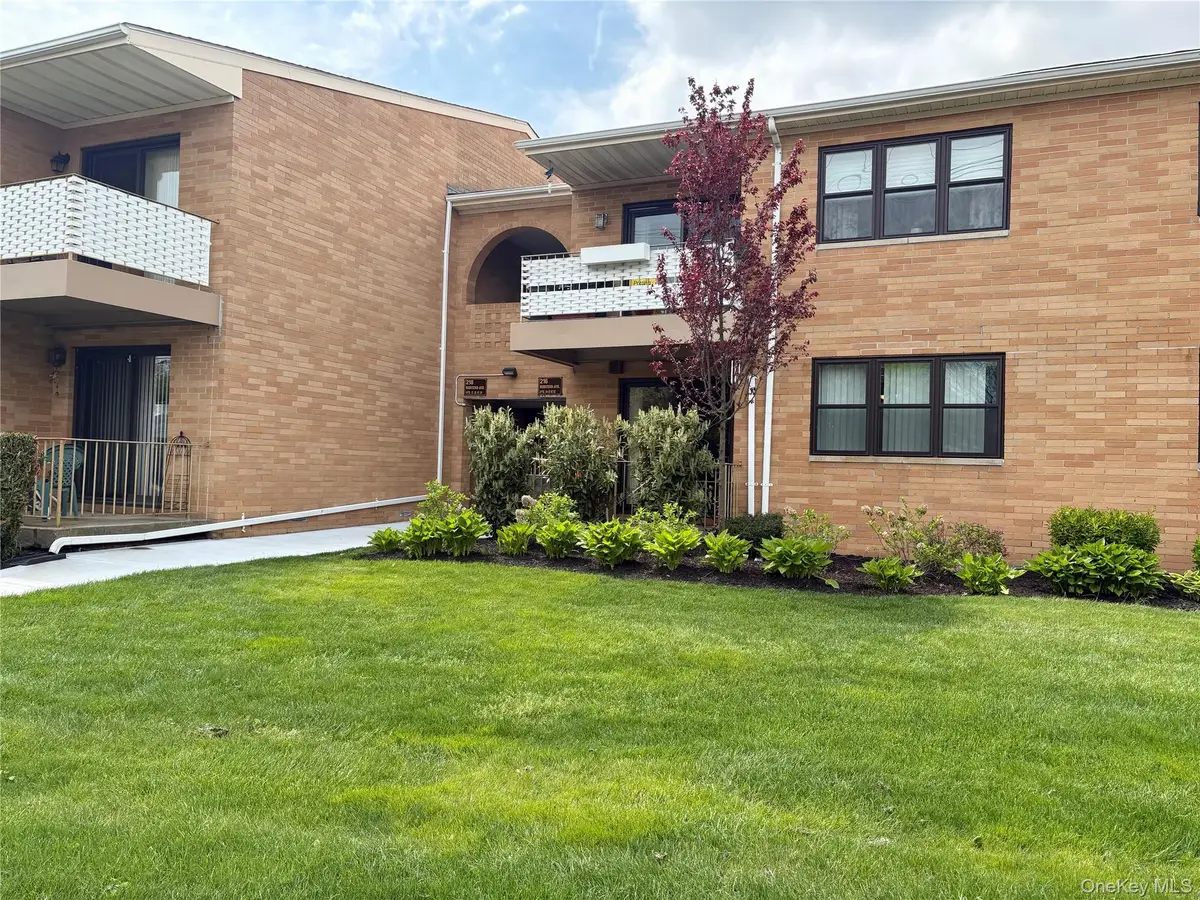 216 Westend Avenue #5B, Freeport, NY 11520 - #1