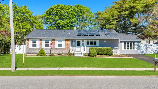 729 Ent Avenue, Westhampton, NY 11978