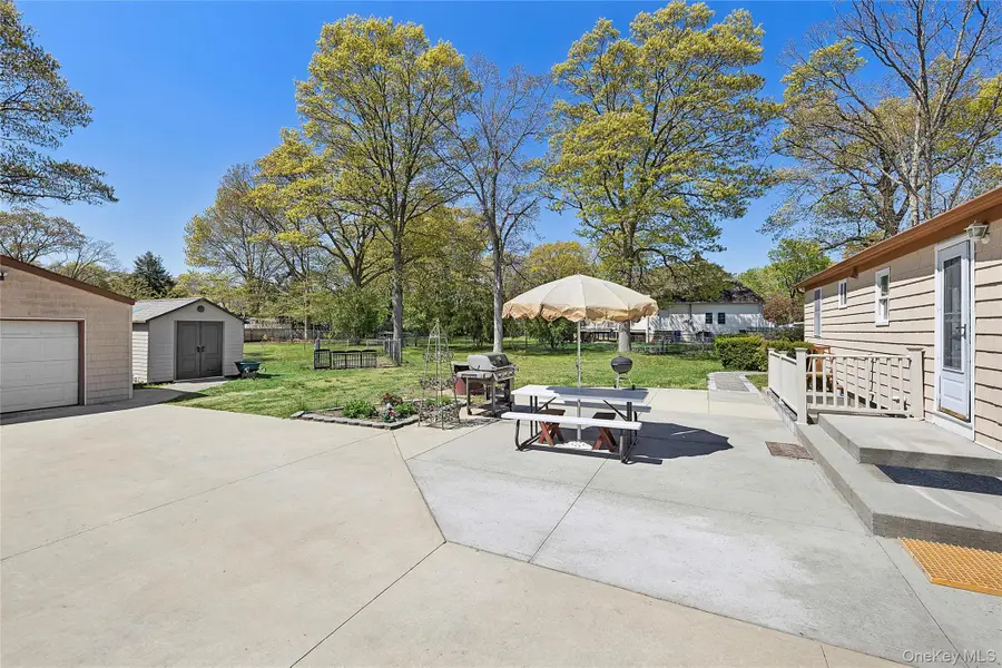 140 Poplar Street, Central Islip, NY 11722 - #3
