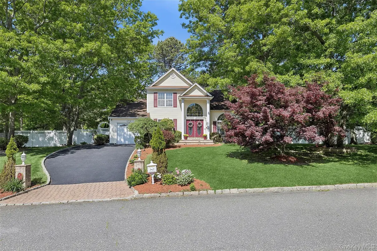 16 Winterberry Drive, Middle Island, NY 11953 - #1