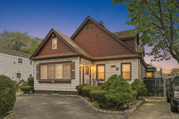 1033 N Fletcher Avenue, Valley Stream, NY 11580