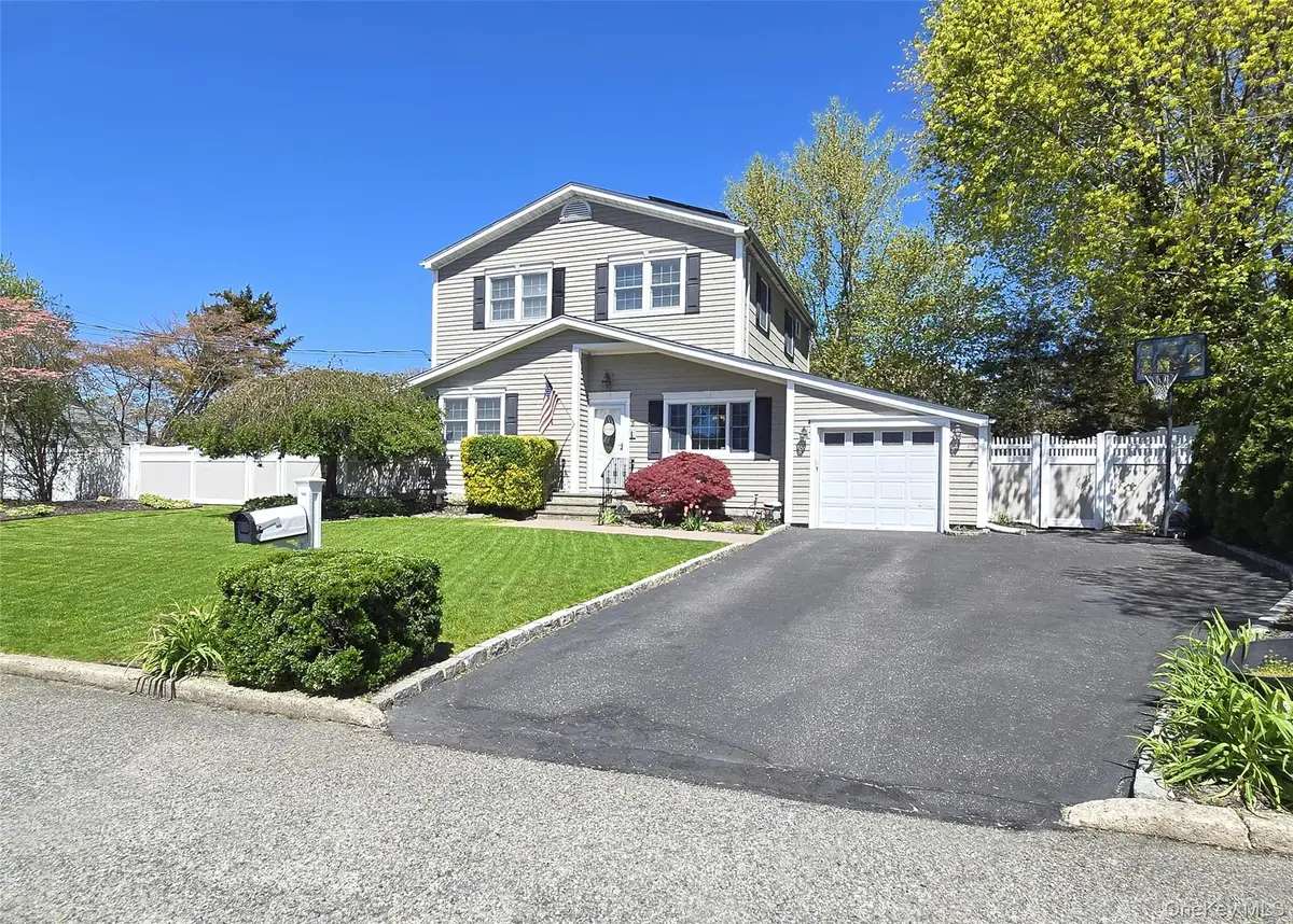 3 Martin Place, Farmingville, NY 11738 - #1