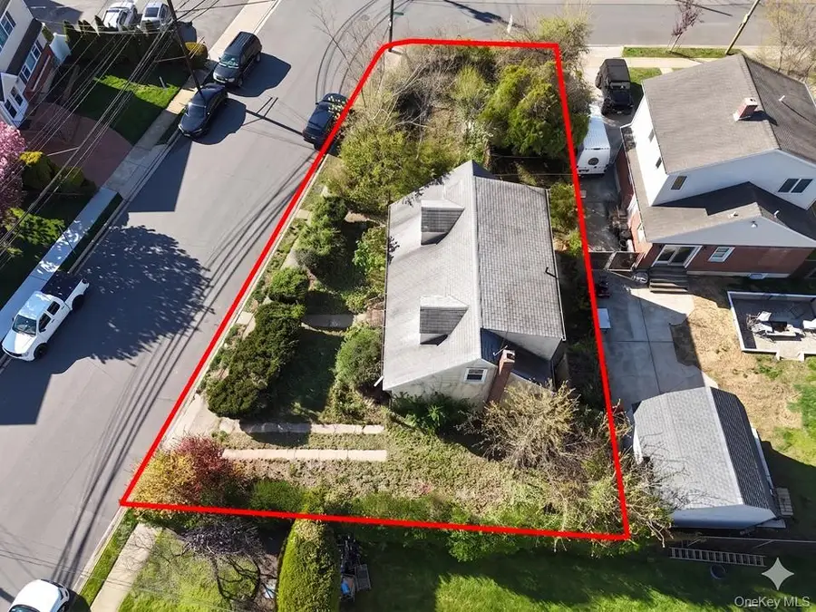 2216 Brooklyn Avenue, Merrick, NY 11566 - #3
