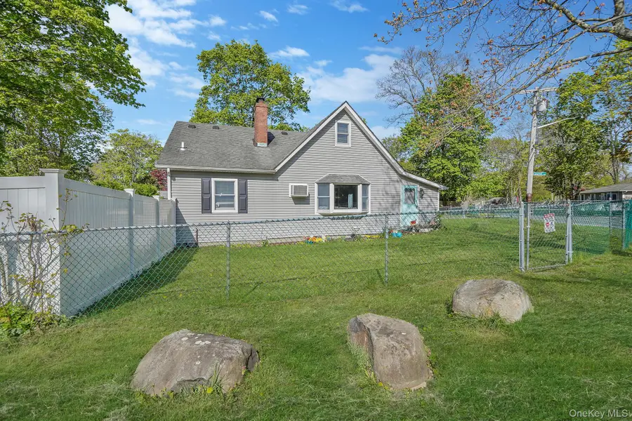 38 Nymph Road, Rocky Point, NY 11778 - #3