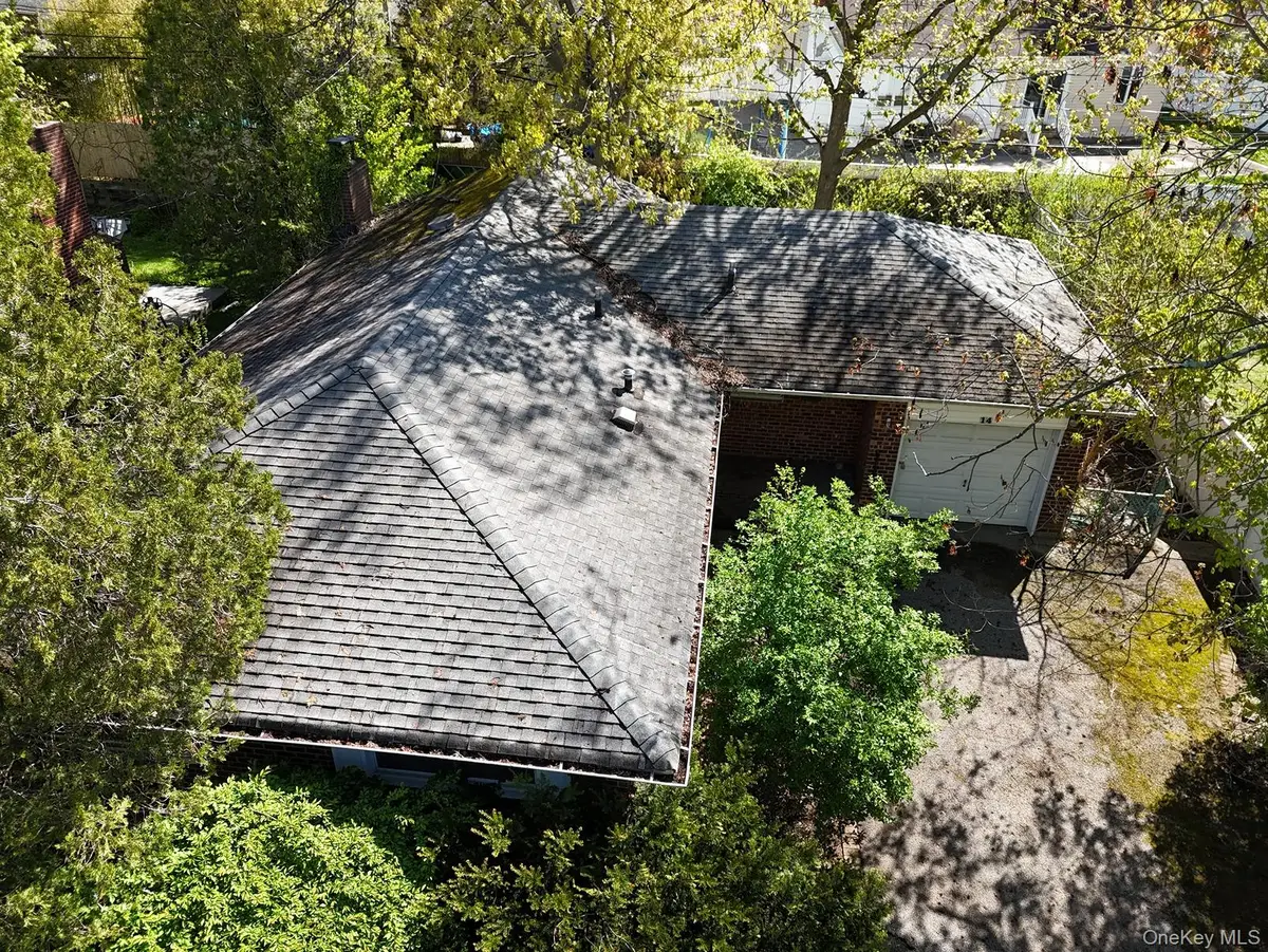 14 Central Park Road, Plainview, NY 11803 - #1