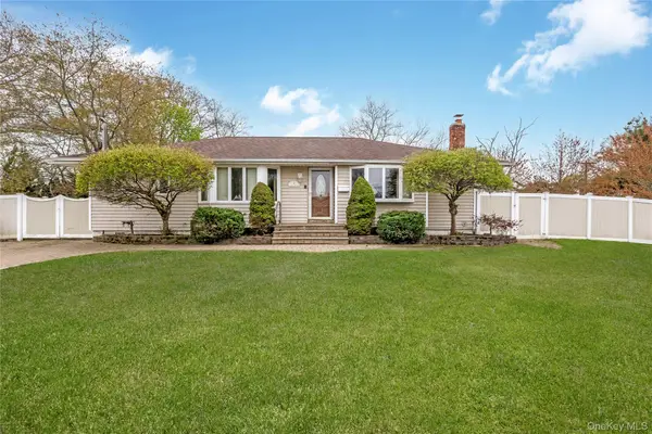 2 Seley Cross, Islip Terrace, NY 11752