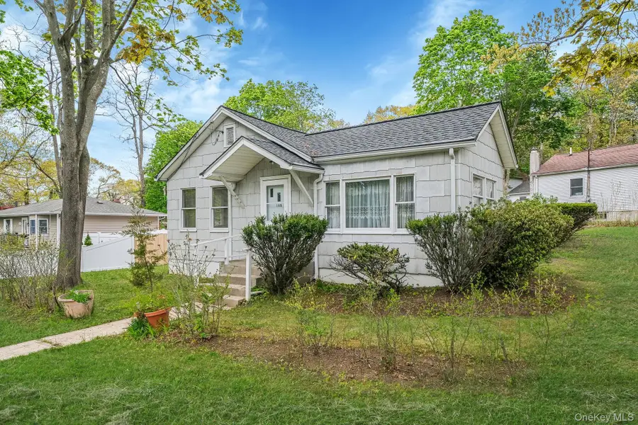 145 Locust Drive, Rocky Point, NY 11778 - #2