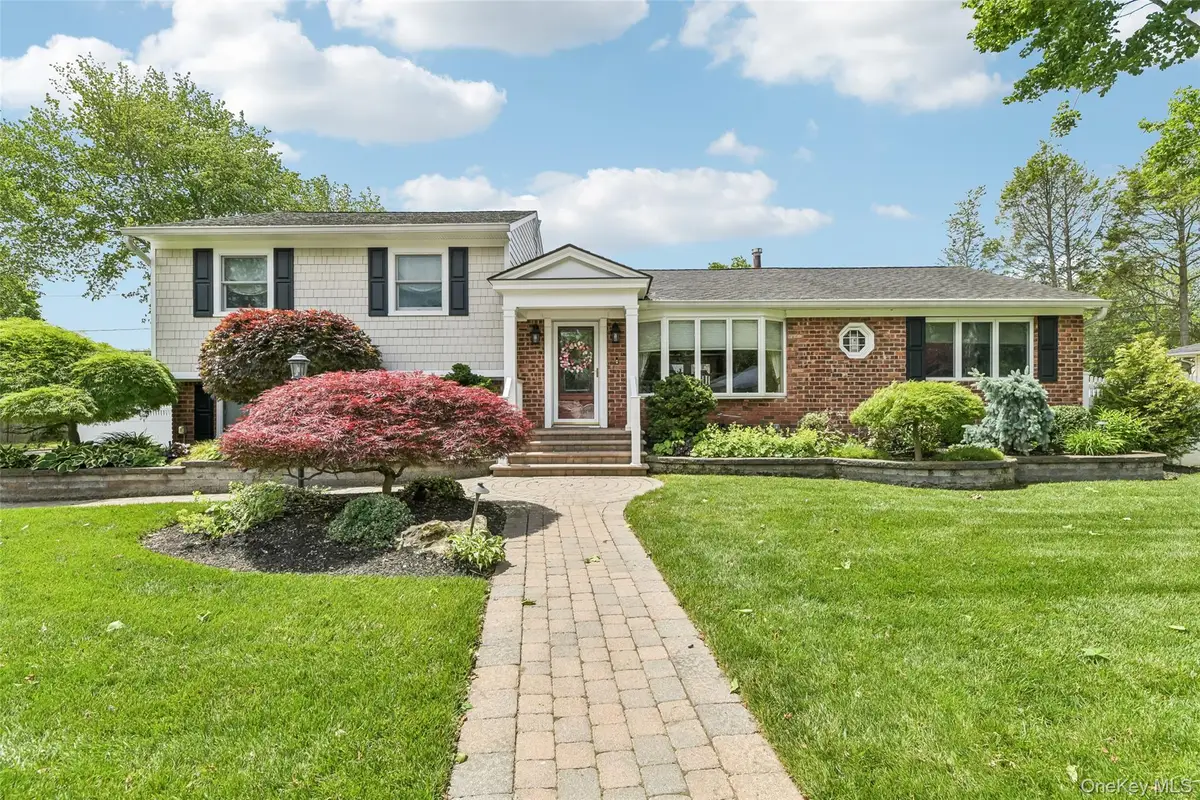 23 Middle Drive, Huntington, NY 11743 - #1