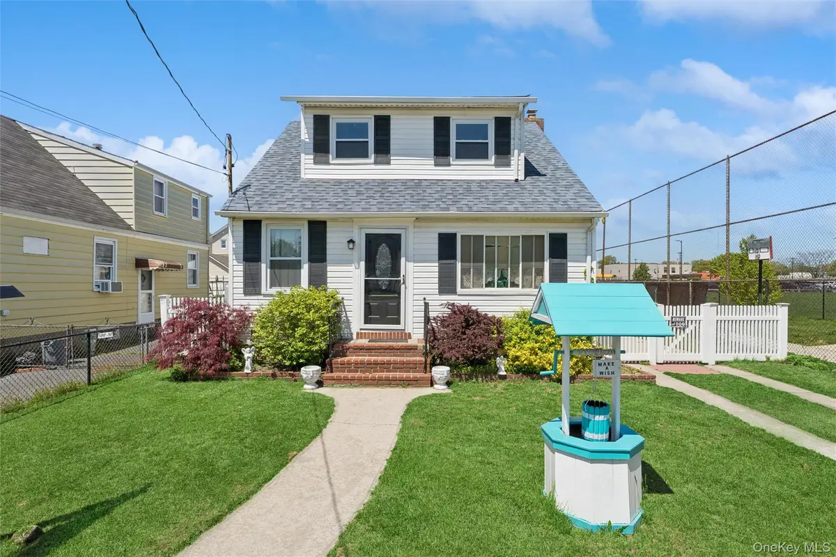 646 Benris Avenue, Franklin Square, NY 11010 - #1