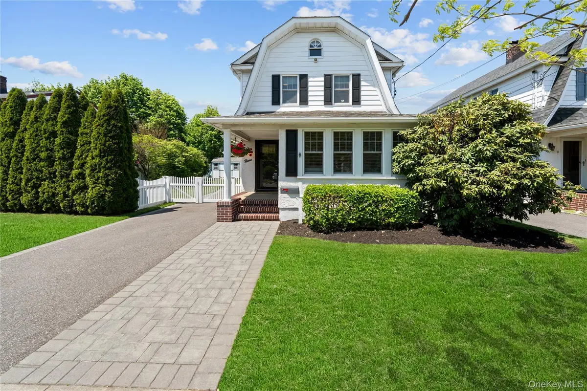 9 Ormond Street, Rockville Centre, NY 11570 - #1