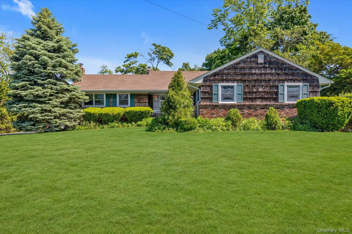 21 Hamilton Street, Amityville, NY 11701 - #1