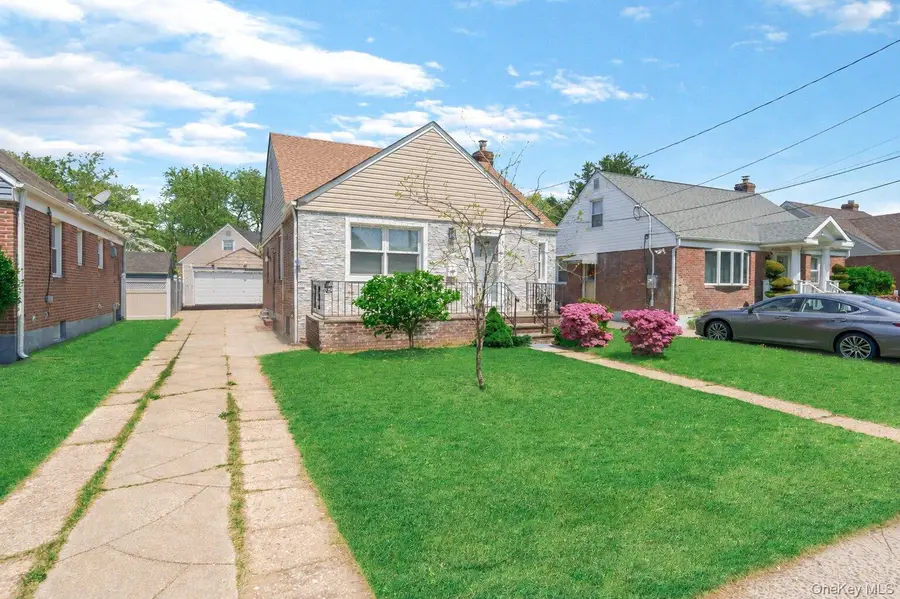 35 79th Avenue, New Hyde Park, NY 11040 - #2