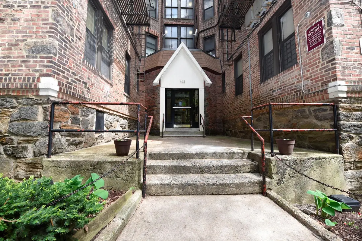 762 Brady Avenue #121, Bronx, NY 10462 - #1