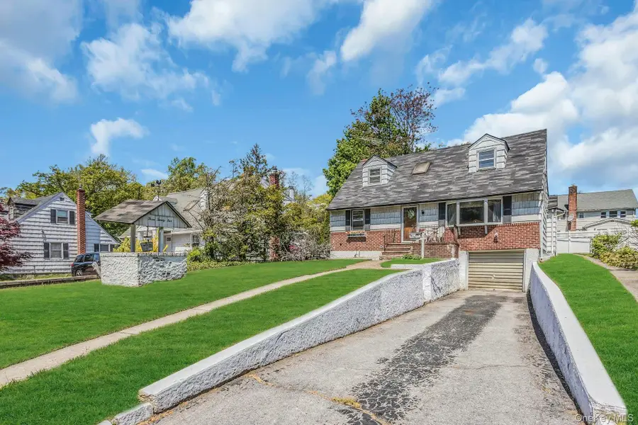 325 N Service Road, Roslyn Heights, NY 11577 - #3