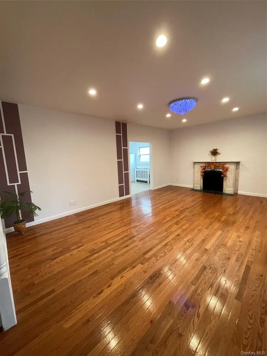 20619 Richland Avenue, Oakland Gardens, NY 11364 - #2