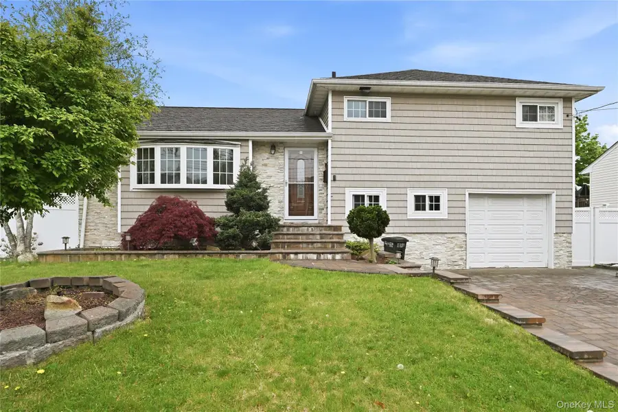 572 Benjamin Road, North Babylon, NY 11703 - #2