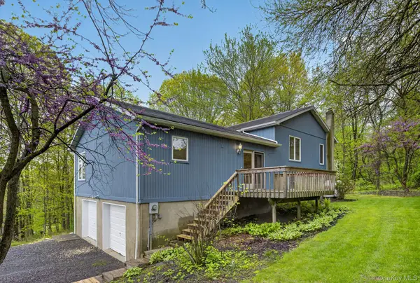 12 Hillside Drive, Marlboro, NY 12542