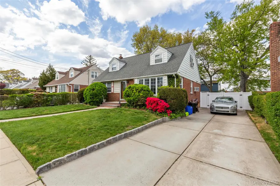 19 Sloan Drive S, Valley Stream, NY 11580 - #3