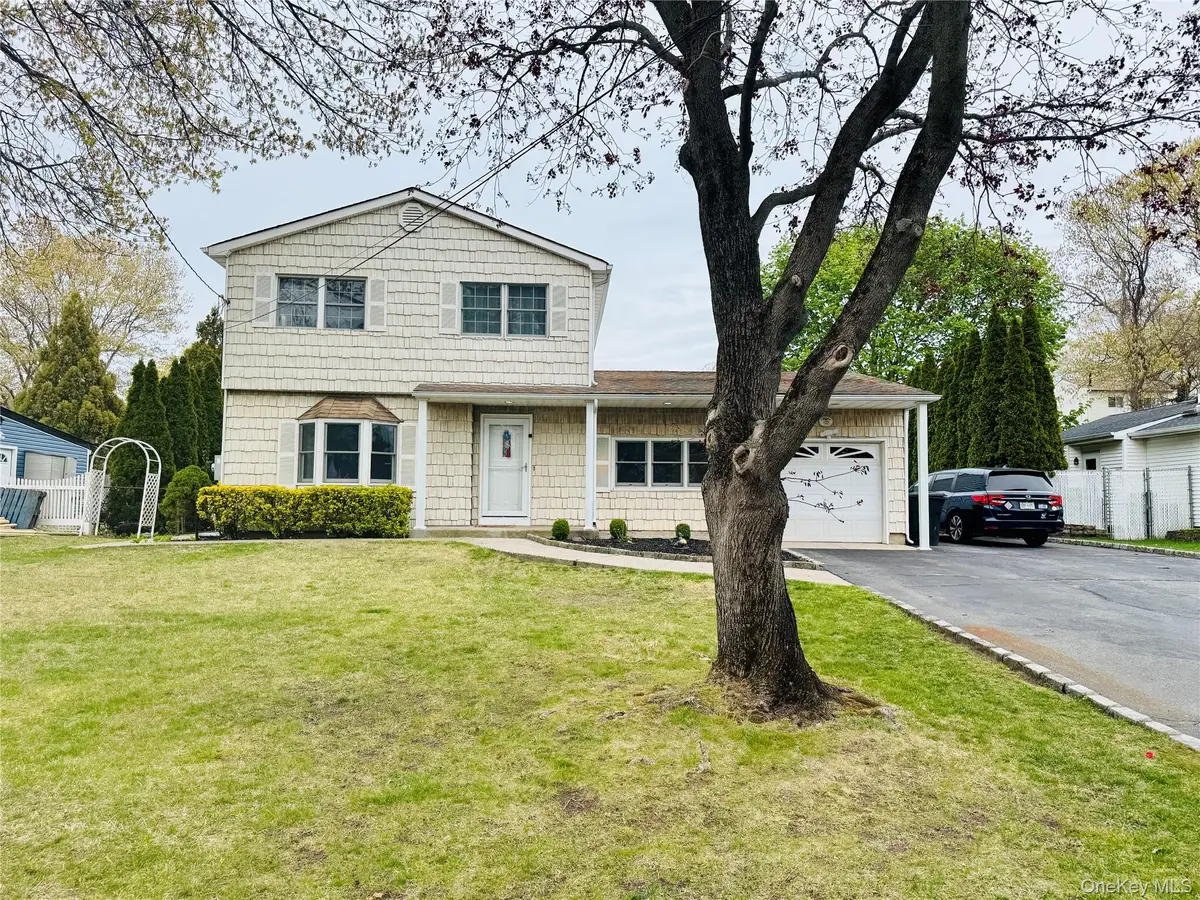 195 Maple Street, Medford, NY 11763 - #1