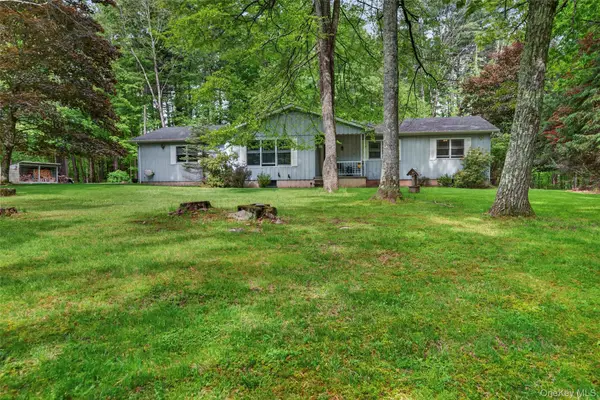 11 Fairway Drive, Highland Lake, NY 12743