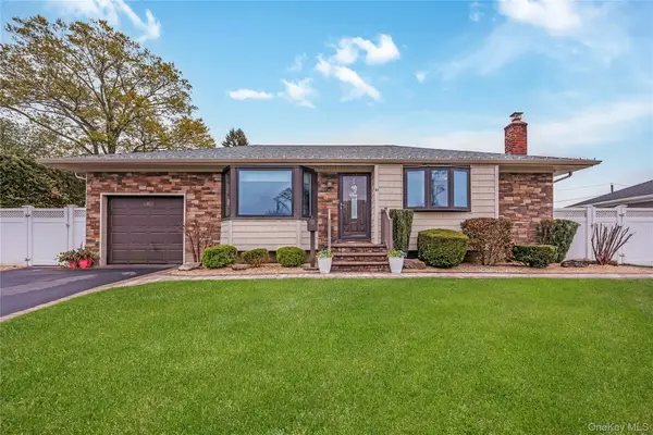 41 Burlington Avenue, Deer Park, NY 11729