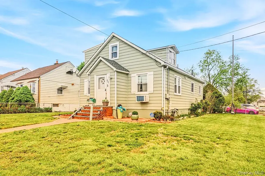 69 Nottingham Avenue, Valley Stream, NY 11580 - #2