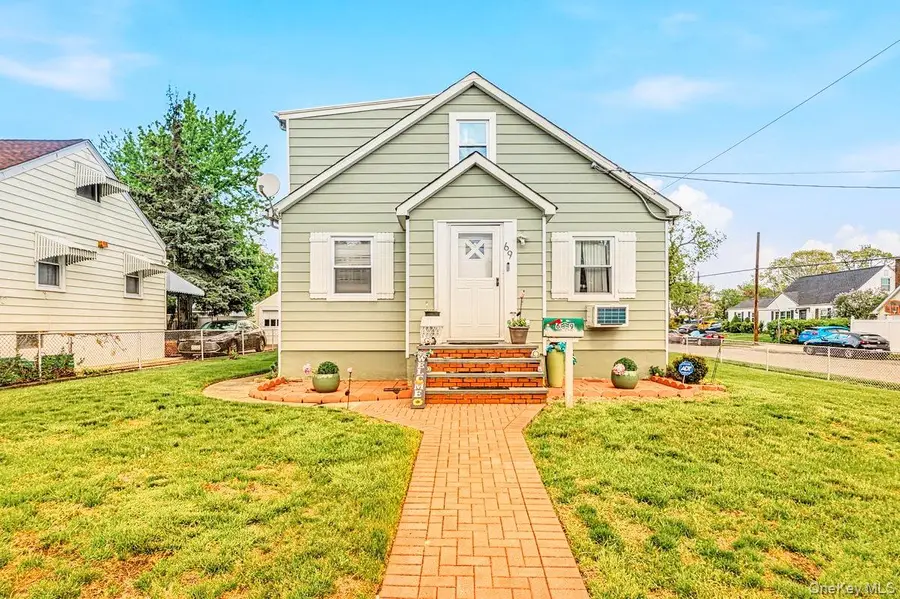 69 Nottingham Avenue, Valley Stream, NY 11580 - #3
