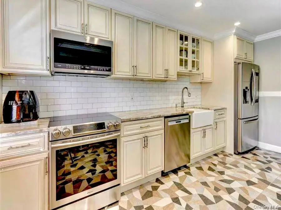15 Manors Drive, Jericho, NY 11753 - #2