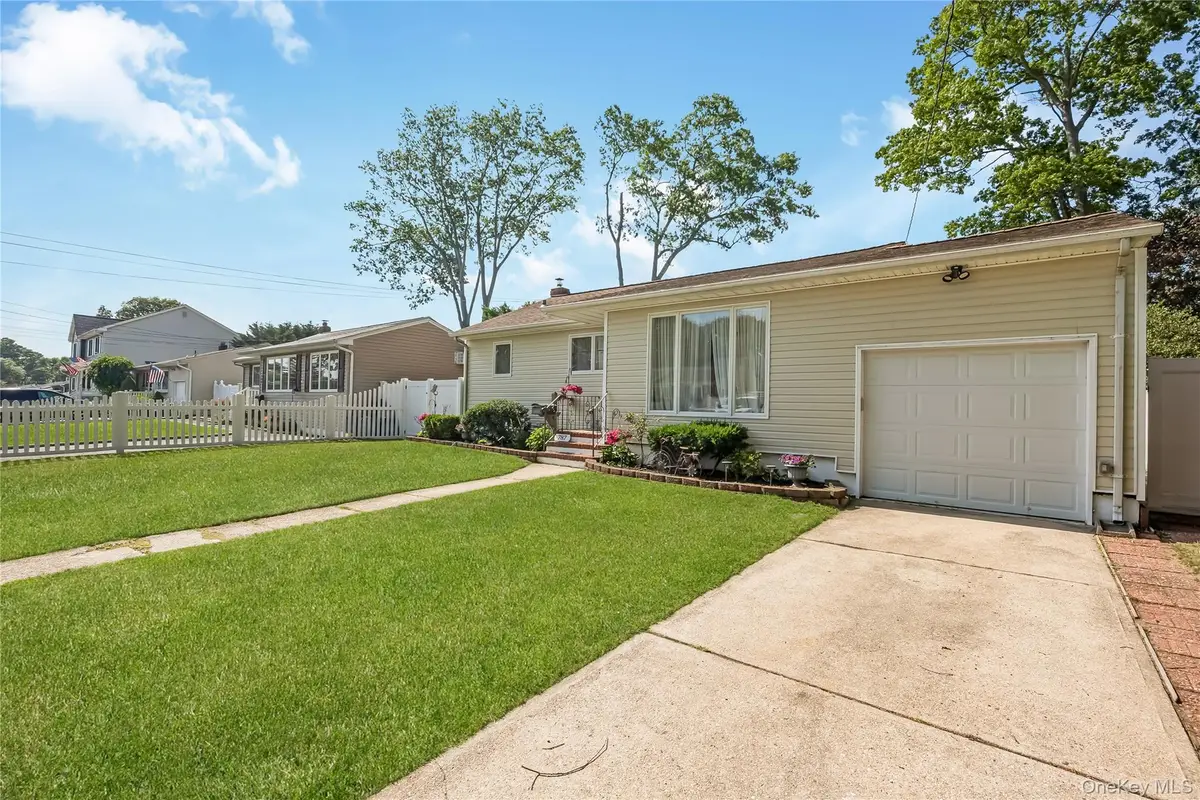 787 Frankford Road, West Babylon, NY 11704 - #1