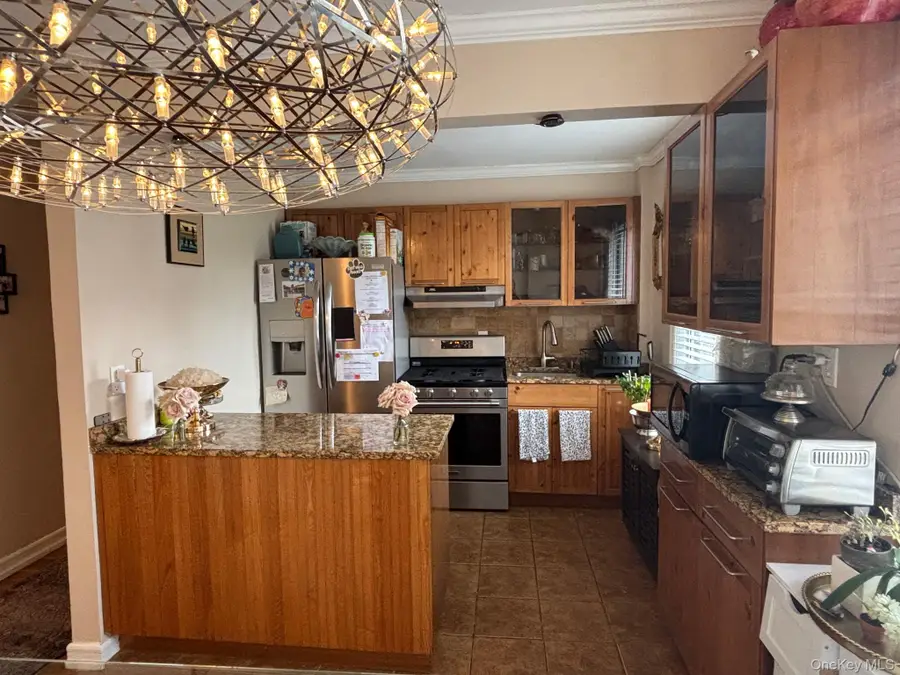 14 Edwards Street #2A, Roslyn, NY 11577 - #3