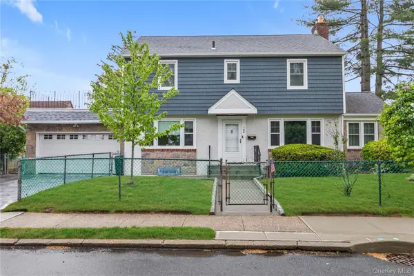 165 Linmouth Road, Malverne, NY 11565