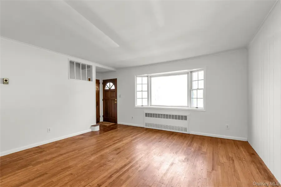 65 Grant Avenue, Albertson, NY 11507 - #2