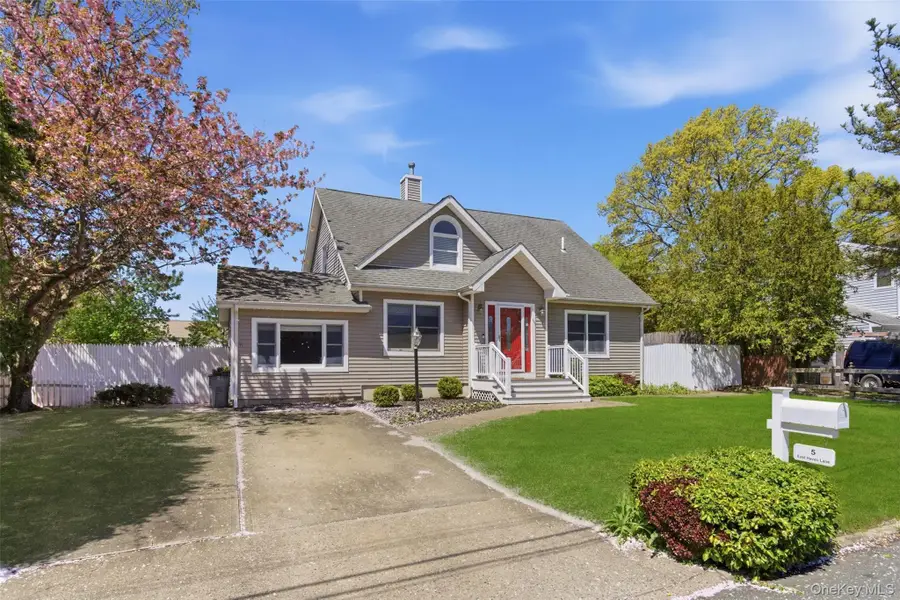 5 E Haven Lane, East Northport, NY 11731 - #2