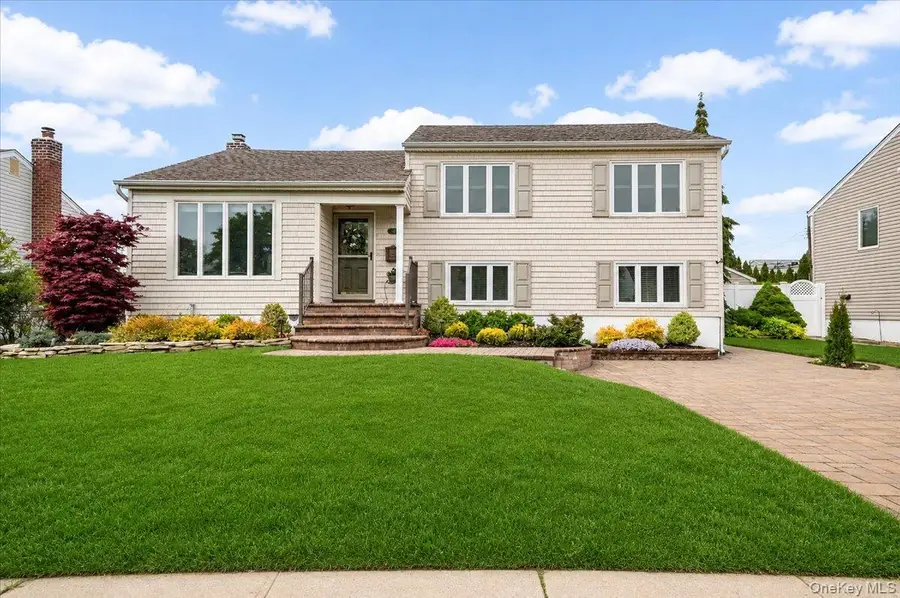 29 Acme Avenue, Bethpage, NY 11714 - #2