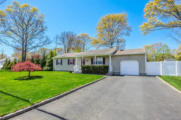405 Puritan Drive, Yaphank, NY 11967
