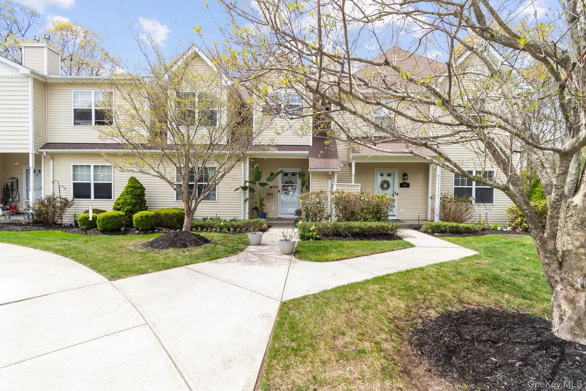 29 Daremy Circle #2e, Medford, NY 11763 - #1