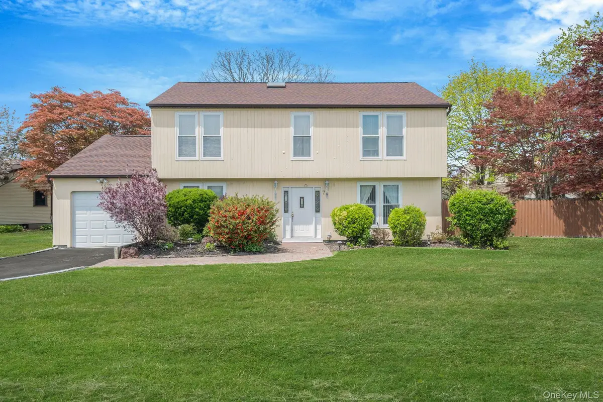 75 2nd Place, Central Islip, NY 11722 - #1