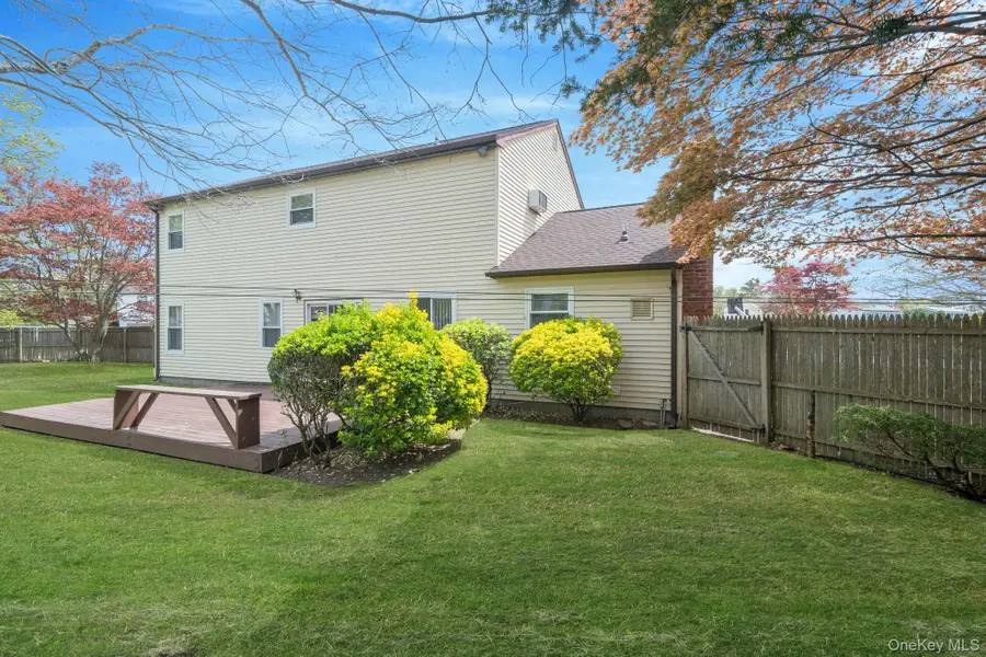 75 2nd Place, Central Islip, NY 11722 - #2
